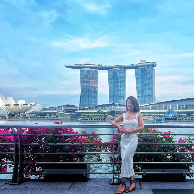 Mana & Co.を応援してくださっているみなさまに大切なお知らせです😌🙏🏼🤍
株式会社Mana&Co.代表取締役 小川麻奈 @mana.meets.world の投稿より転載いたします🙇‍♀️
———————
この度、今年6期目を迎えた株式会社Mana& Co.は、今月6月30日をもちまして活動をお休みをさせていただくことになりました。
2019年1月23日にシンガポールから日本に本帰国し、翌月の2月7日に登記設立してはじまったジャーニー。ポリネシア語の“Mana”の意味となぞらえて、人や組織が”本来の力・エネルギー”を取り戻すことをサポートする会社として立ち上げ、ゴングメディテーションを中心に、最近ではWell-beingに関連する企業研修や、私自身のこれまでの人材関連業界での経験を活かした業務支援、個人の方向けのプログラムの提供など、さまざまなお仕事をさせていただいて参りました。  これまでの社会人人生を振り返ると、4年に1回ぐらいのペースで大きな変容を繰り返しているのですが、Mana&Co.を設立してからも、ちょうど4年目のタイミングで自分自身の内側のとても大きな変容と解放を体験しました⚡️🌪️⚡️
その変容と解放について詳しく書くと長いので一旦省きますが（笑）Mana&Co.が創業当初から掲げていた”Believe in your power within”というタグラインは他の誰よりも、私自身へのメッセージだったんだということに深く気付かされた瞬間でした🫣  直近の一年ほどは、足元のお仕事に取り組ませていただきながらも、そんな大きな変容と解放を経て変化した自分自身から立ち現れる新たなエネルギーを心とカラダに馴染ませながら過ごしてきました😌そんなプロセスを経る中で、自分の中に新たに向かいたい方向性とインスピレーションが湧き、それが今の自分にとって確かで揺るぎないものであることを丁寧に確認しながら今回の意思決定に至っています🥹  Mana&Co.の活動休止に伴い、個人の方向けのサービスは一旦今月6月いっぱいをもってすべて休止となりますが、好評を頂いて参りましたゴングメディテーションのセッションは、今月活動休止前最後のグループセッションを開催予定です。近日詳細をご案内させていただきます💌  そして、私自身の今後ですが、かねてから希望していた人材開発・組織開発の領域で素敵なご縁をいただき、7月中旬から新たなミッションに取り組んで参ります。有難いことに、これまでの通算約16年間の人材関連業界での経験、海外でのビジネス経験、そして直近の起業での経験、全てを統合しながらチャレンジできる新たな機会をいただきました🙏🏼✨こちらについては、また着任次第ご報告ができたらと思っていますが、Mana&Co.でも取り組んで参りました企業研修関連のお仕事は、今後Well-being関連に関わらず、マネジメント研修、リーダーシップ研修などより幅広いニーズにお応えできるようになりますので、ぜひお気軽にご相談ください😊  急なお知らせとなり、まだ個別にご報告ができていない方もたくさんいらっしゃいます。このような形でのご報告となりましたことお許しください🙇‍♀️🙇‍♀️🙇‍♀️
株式会社Mana&Co.をご愛顧くださり、応援してくださっている法人・個人クライアントのみなさま、本当にありがとうございます。そして、いつも近くから/遠くから見守って支えてくれている親しいお友達のみなさん、先輩方、そして家族のみんな、本当にありがとうございます。
これからも温かく見守っていただけましたらとても嬉しいです🙏🏼🙏🏼🙏🏼✨✨✨🤍🤍🤍  写真は、先週訪れたのシンガポール/バリ旅から✈️🇸🇬🇮🇩Mana&Co.がはじまった原点の場所で、新たなチャレンジに向けてのエネルギーチャージしてきました😌🌴💖